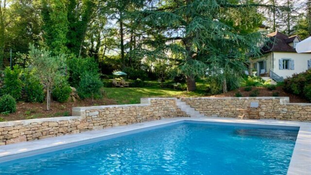 Création piscine, mur en pierres sèches, architecte d'intérieur paris