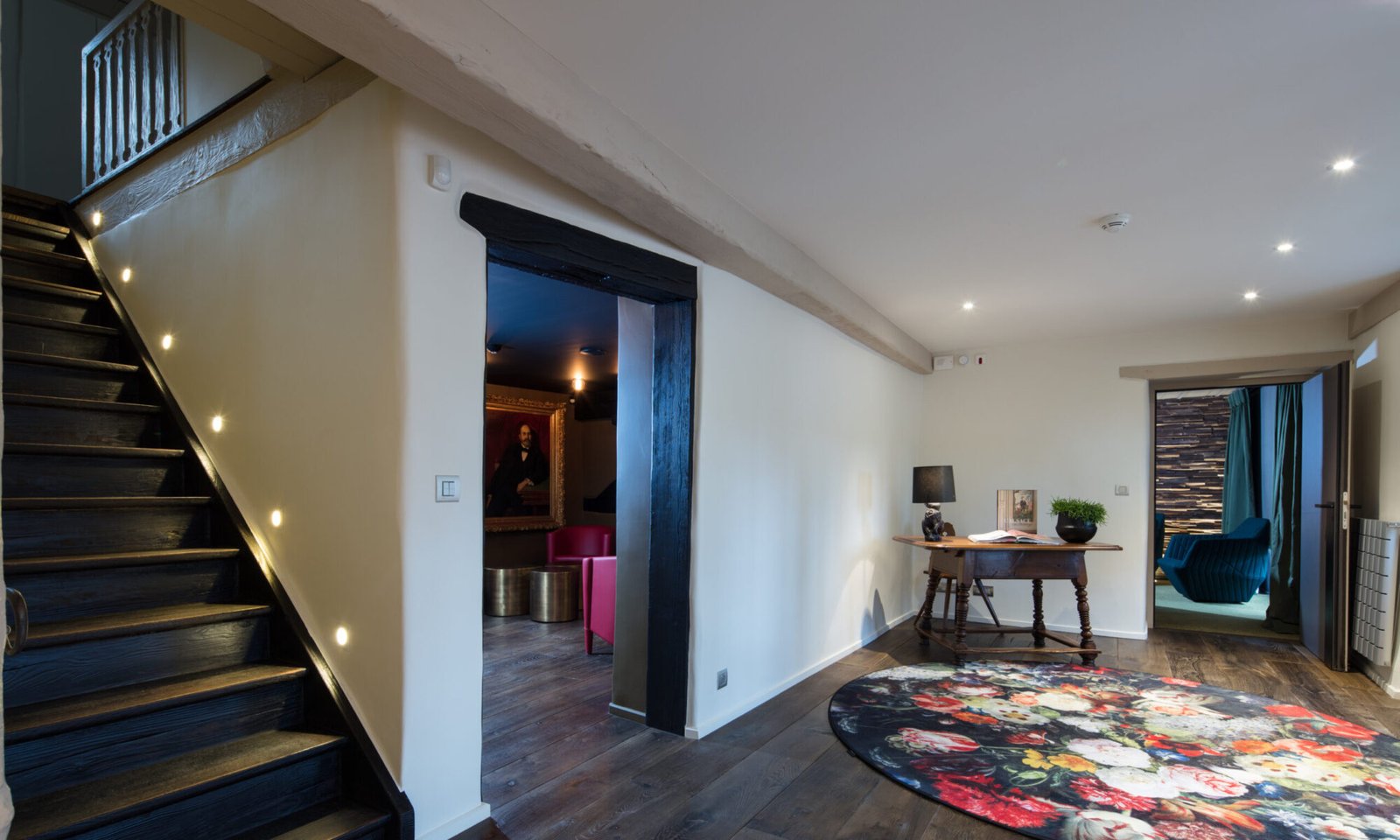 entrée, hôtel tapis rond fleurs, architecte d'intérieur paris